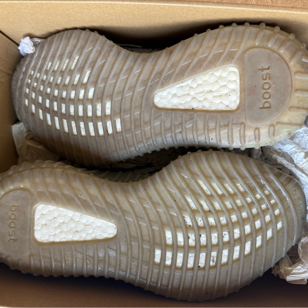 Yeezy Boost 350 V2 (RARE!) - Picture 11 of 12